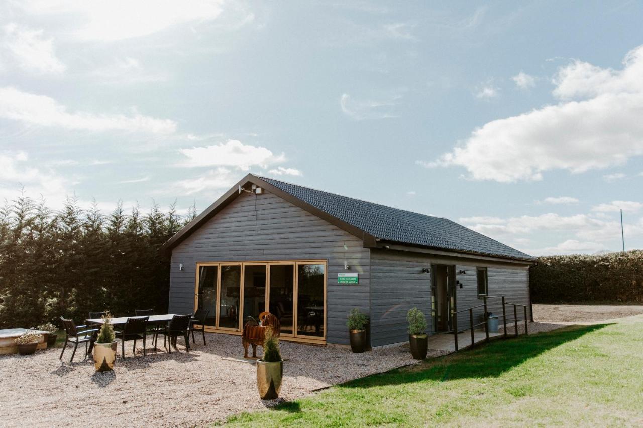 King Richard'S Luxury Lodge - Sleeps Up To 8 ,Dog Friendly ,Near Sherwood Forest At Fairview Farm In Nottingham Set In 88 Acres And Great For Groups,Family Gatherings,Corporate Events Екстер'єр фото