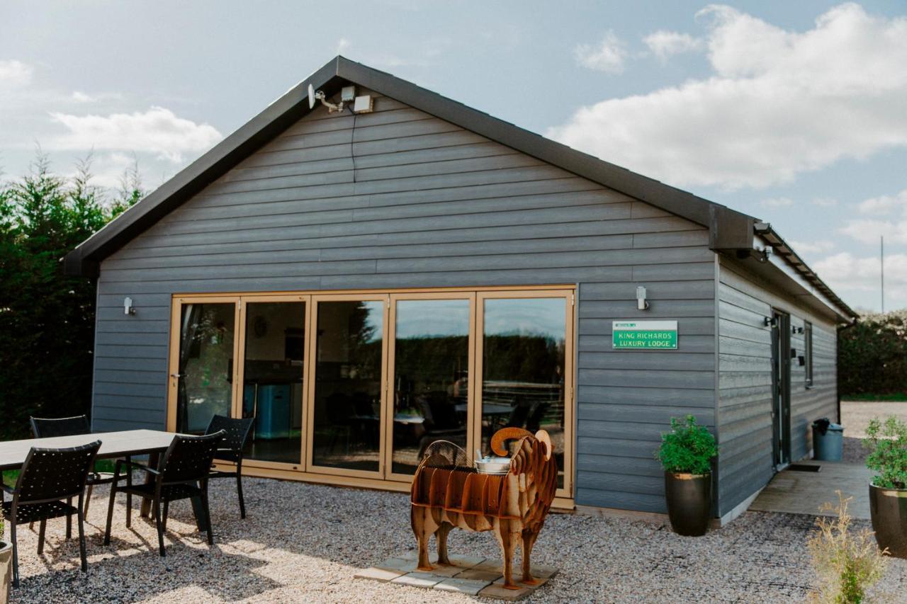King Richard'S Luxury Lodge - Sleeps Up To 8 ,Dog Friendly ,Near Sherwood Forest At Fairview Farm In Nottingham Set In 88 Acres And Great For Groups,Family Gatherings,Corporate Events Екстер'єр фото