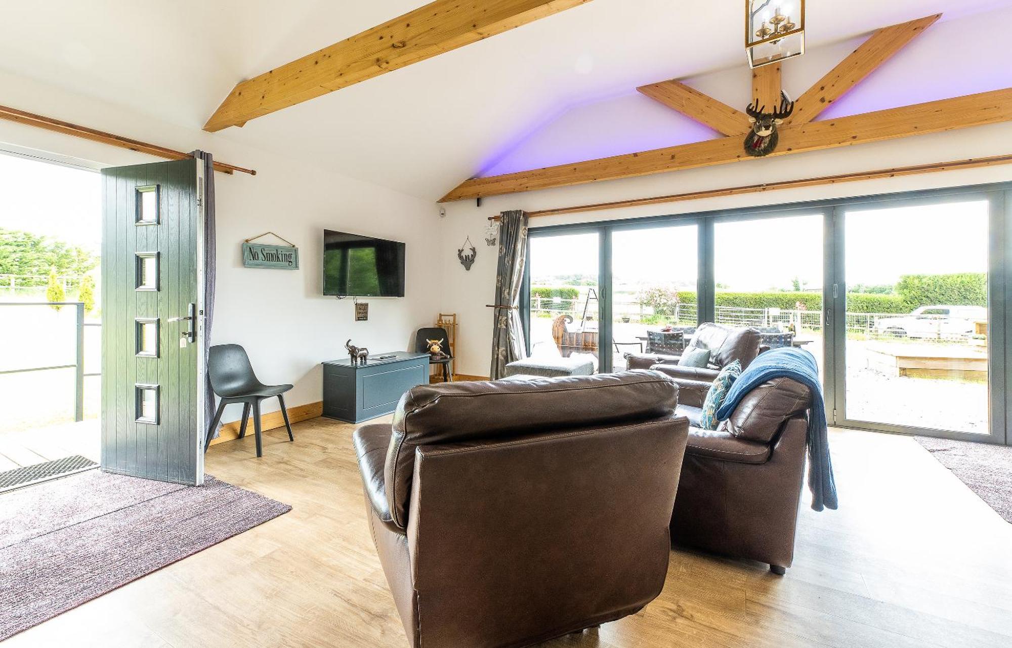King Richard'S Luxury Lodge - Sleeps Up To 8 ,Dog Friendly ,Near Sherwood Forest At Fairview Farm In Nottingham Set In 88 Acres And Great For Groups,Family Gatherings,Corporate Events Екстер'єр фото