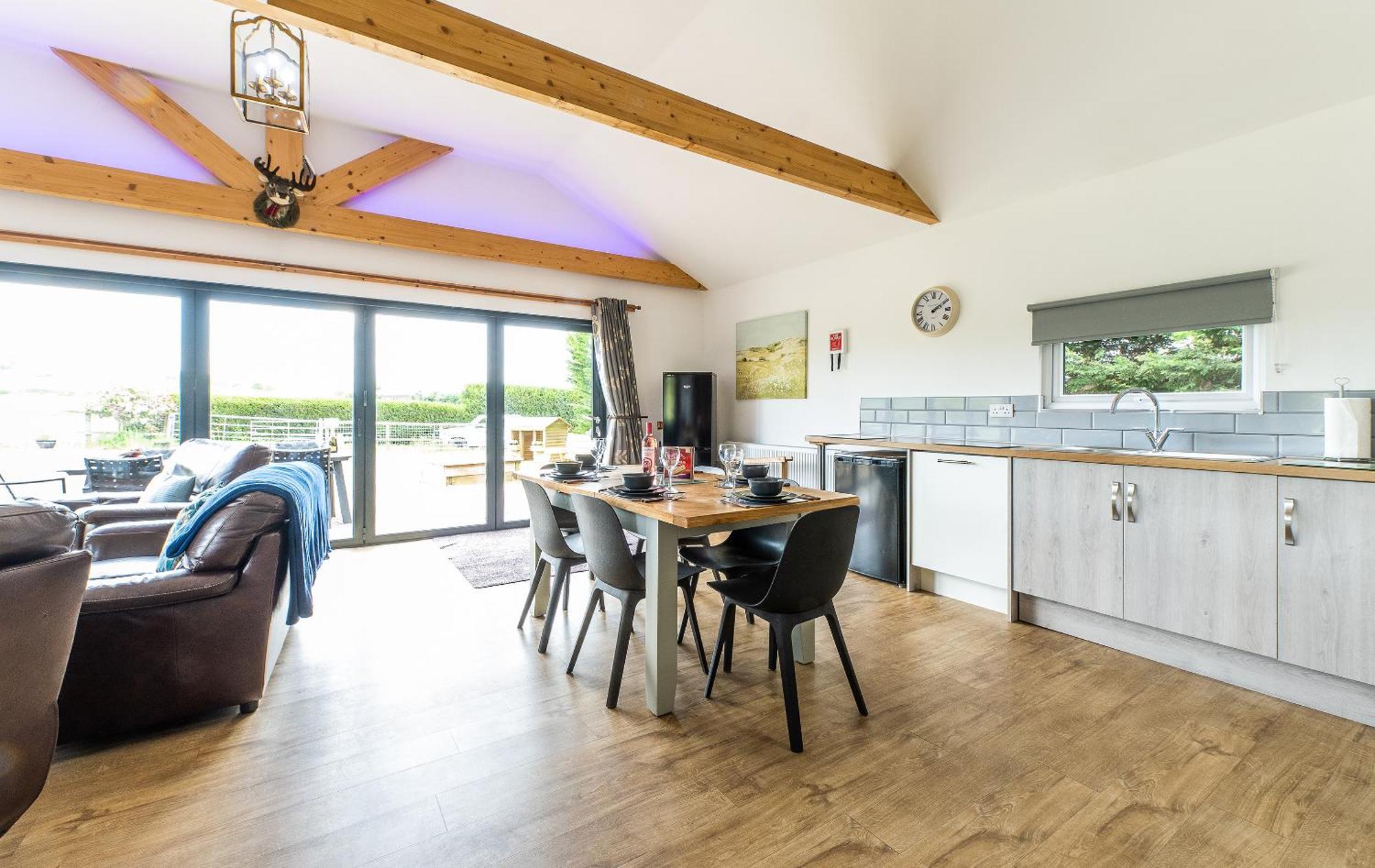 King Richard'S Luxury Lodge - Sleeps Up To 8 ,Dog Friendly ,Near Sherwood Forest At Fairview Farm In Nottingham Set In 88 Acres And Great For Groups,Family Gatherings,Corporate Events Екстер'єр фото